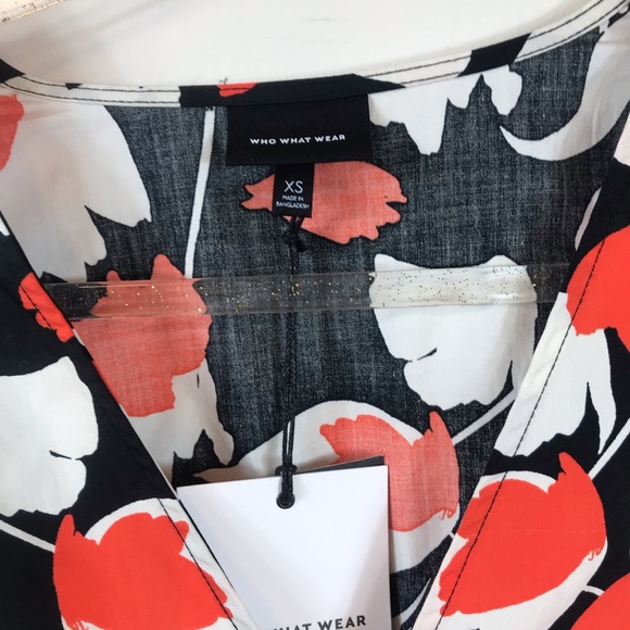 NWT  Floral Long Sleeve Wrapped Top - Picture 5 of 6